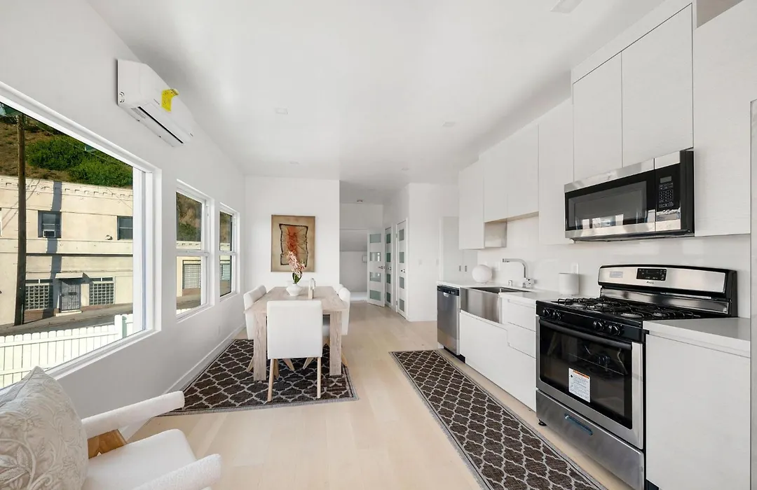 Pacific Coast Suites - Oceanfront Living-1